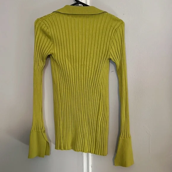 HP!! 🎉NWT Long sleeved ribbed top - Picture 5 of 6